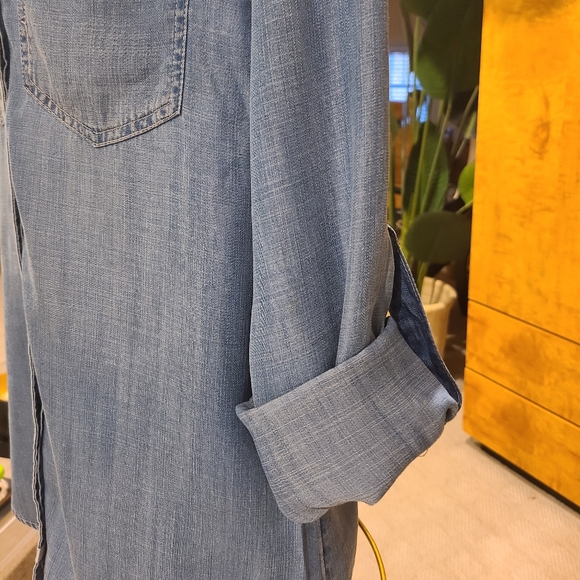 Women's Classic Long/Roll Up Sleeve Button Down Denim Chambray Shirt, Size M - Picture 6 of 7
